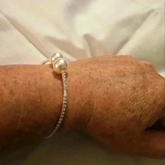 Elegant, wristlet, bracelet. - Picture 4 of 5